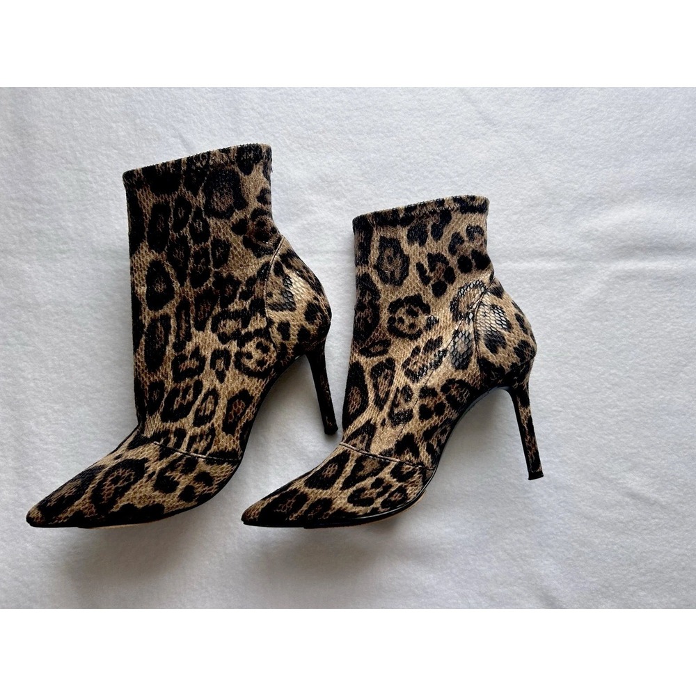 Charles David leopard print, animal print/ ankle 4' high heel booties size 6.5